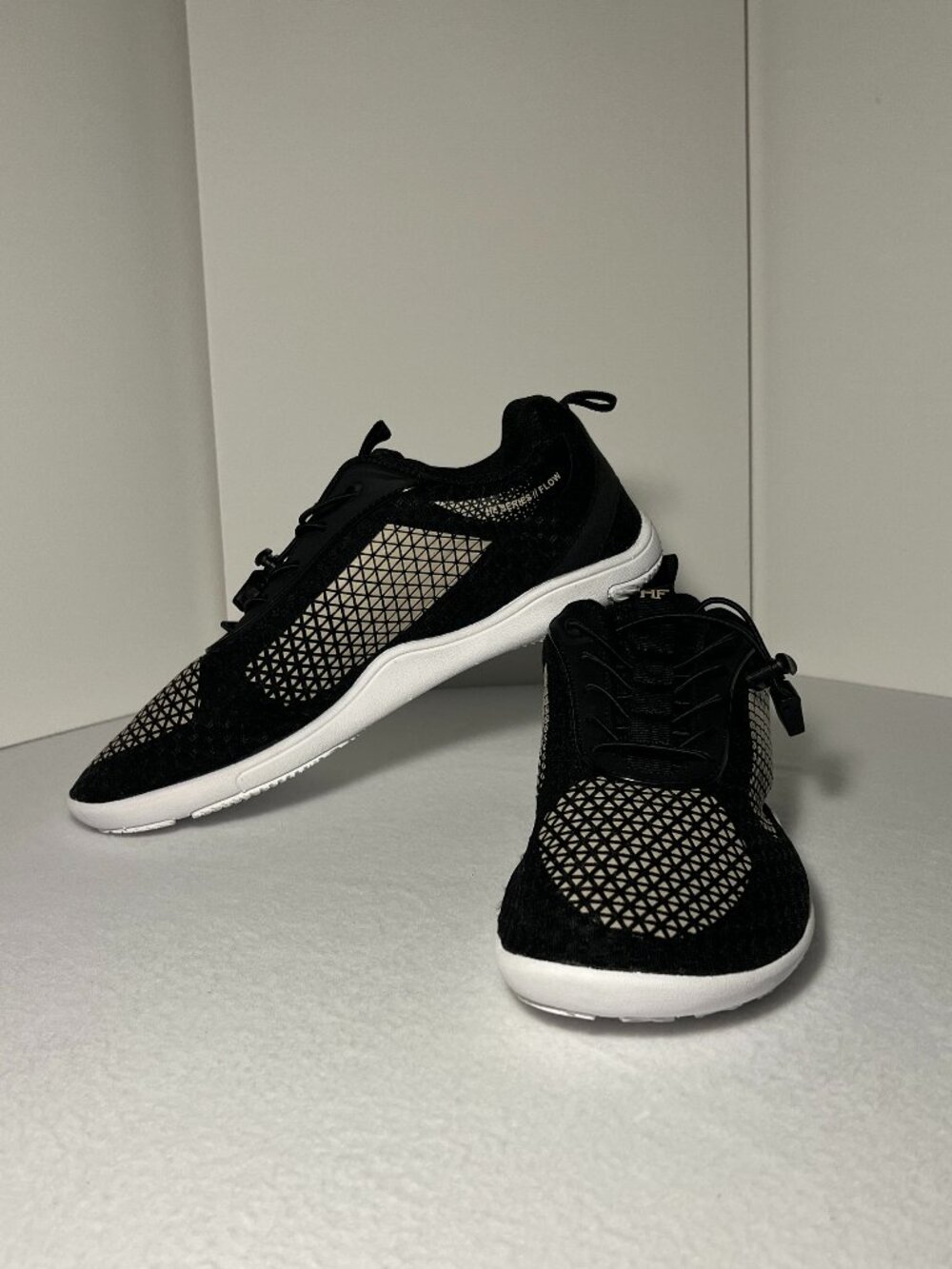 HF Hike Footwear Women’s 9 Black Minimalistic Ergonomic Barefoot Train Sneaker